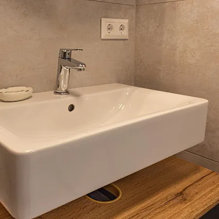 Riopartment Ossiacher アパート